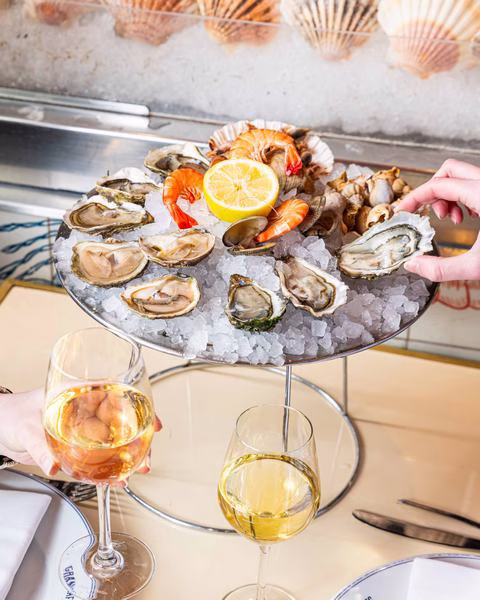 Plateau de fruits de mer et champagne