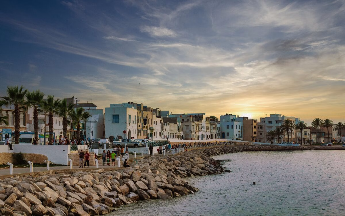 Coucher de soleil sur la promenade