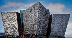 Musée moderne de Titanic à Belfast