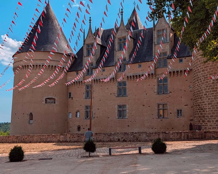 chateau rochechouart haute-vienne 
